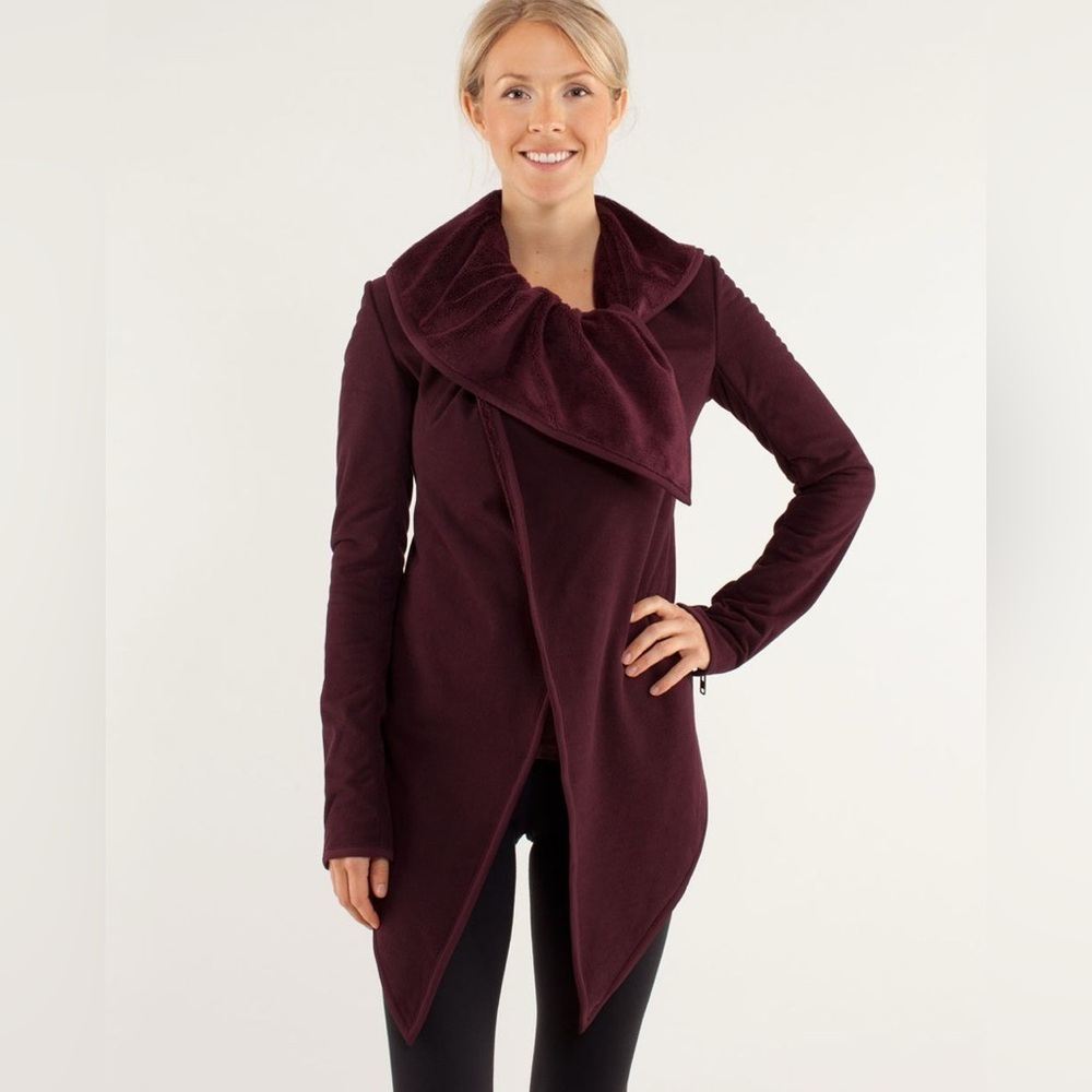 Lululemon Presence Of Mind Jacket in Bordeaux Drama